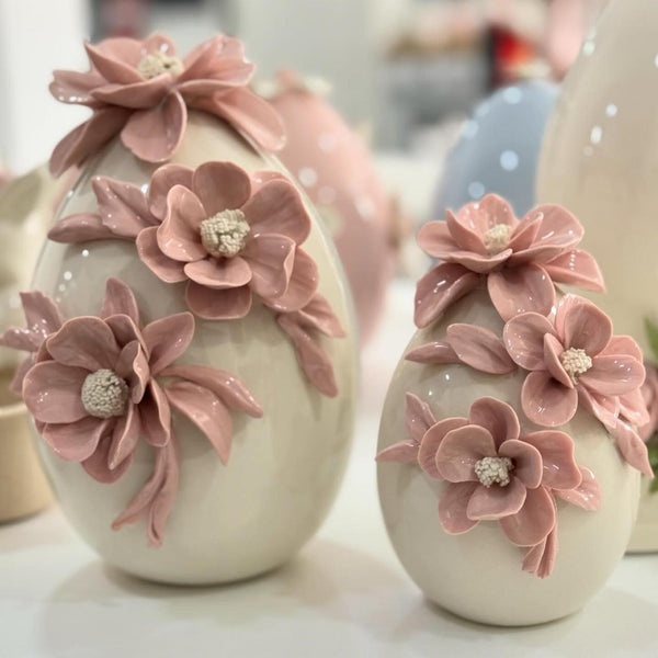 Uovo di Pasqua in Porcellana di Capodimonte decorazioni floreali decorate a mano