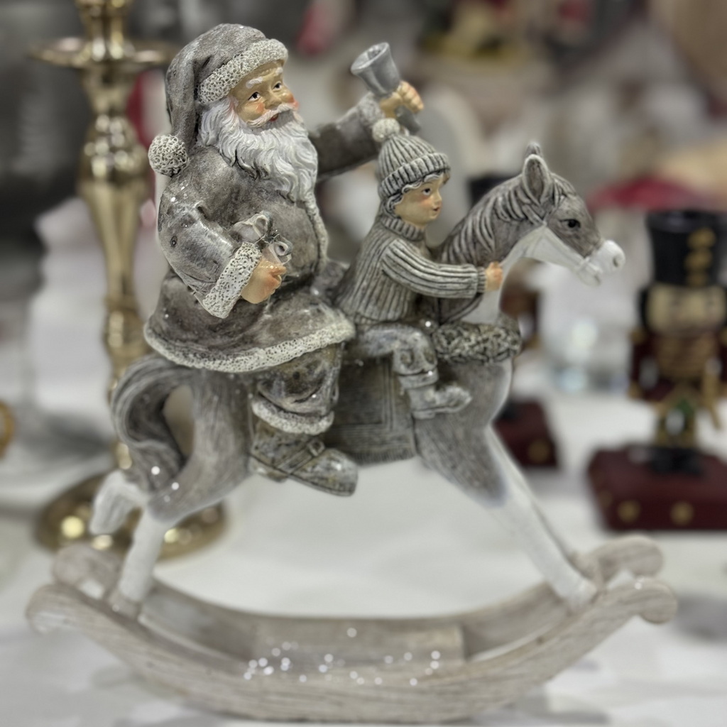 Statuina Babbo Natale con Slitta – Decorazione Natalizia in Resina
