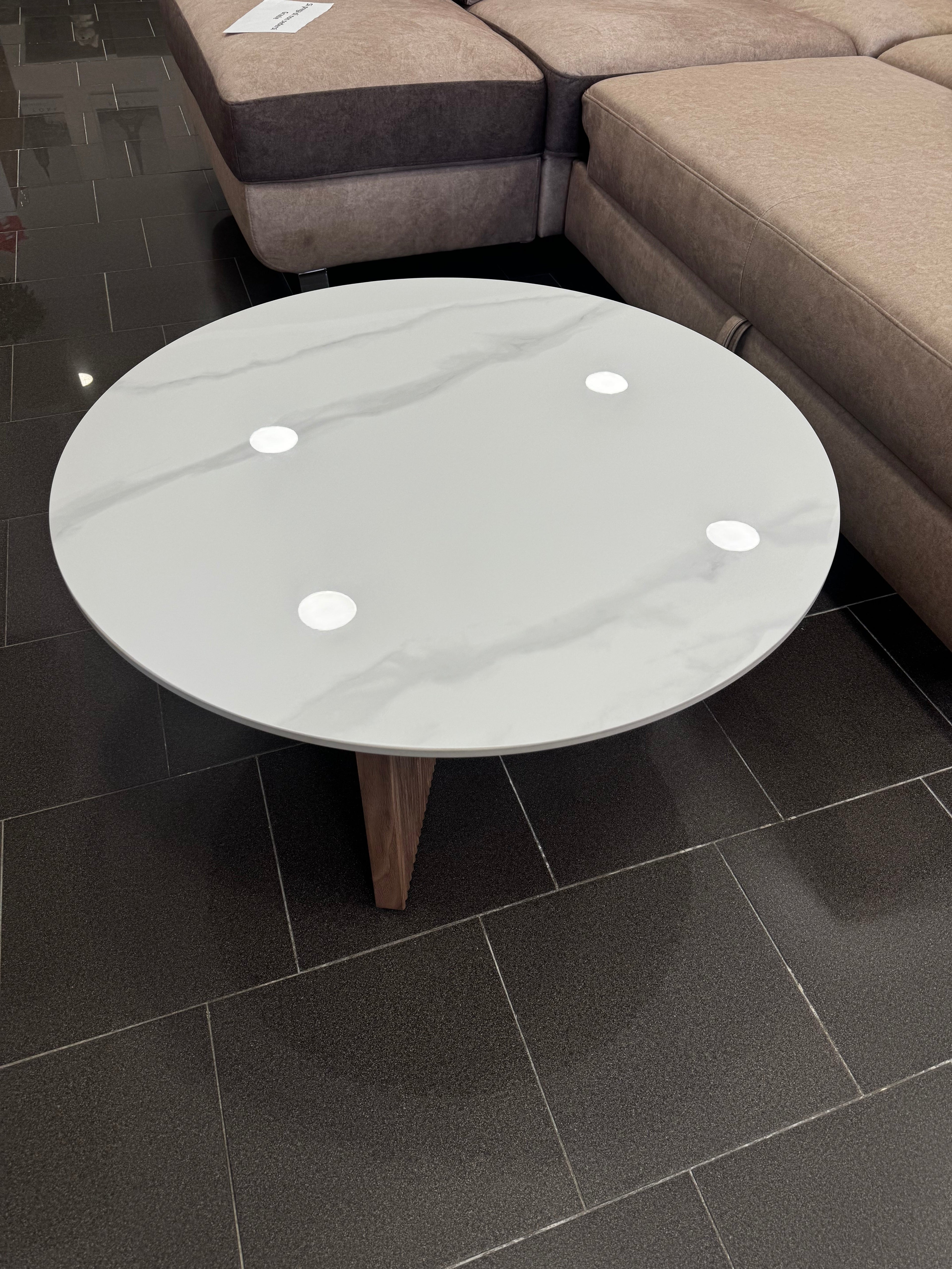 Tavolino da Salotto Piano in Gres Effetto Marmo e Base Cannettata