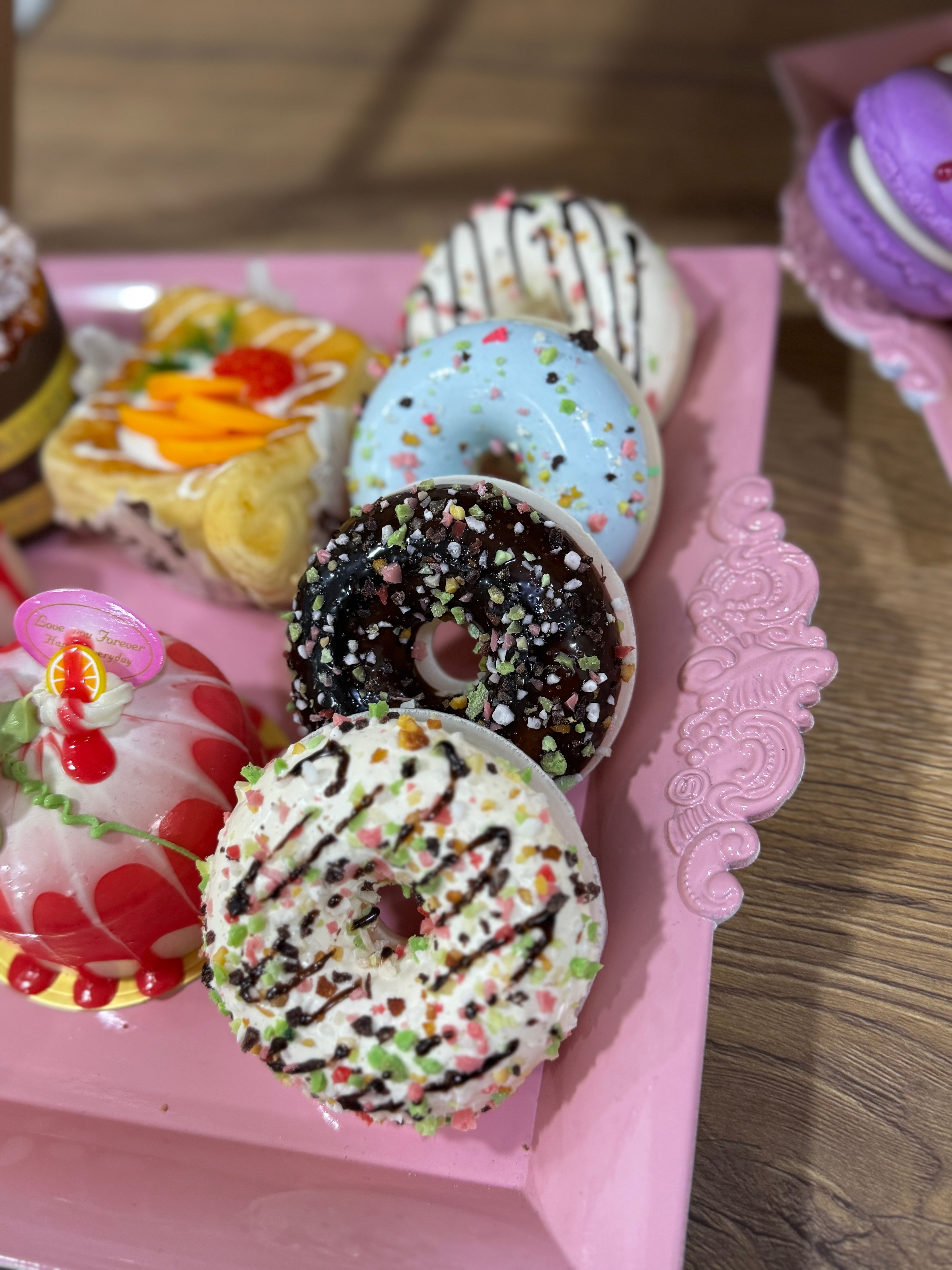 Dolcetti finti disponibili in varie forme e colori
