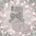 Calza della Befana in Velluto Ricamata – Rosa con Fiocco Grigio