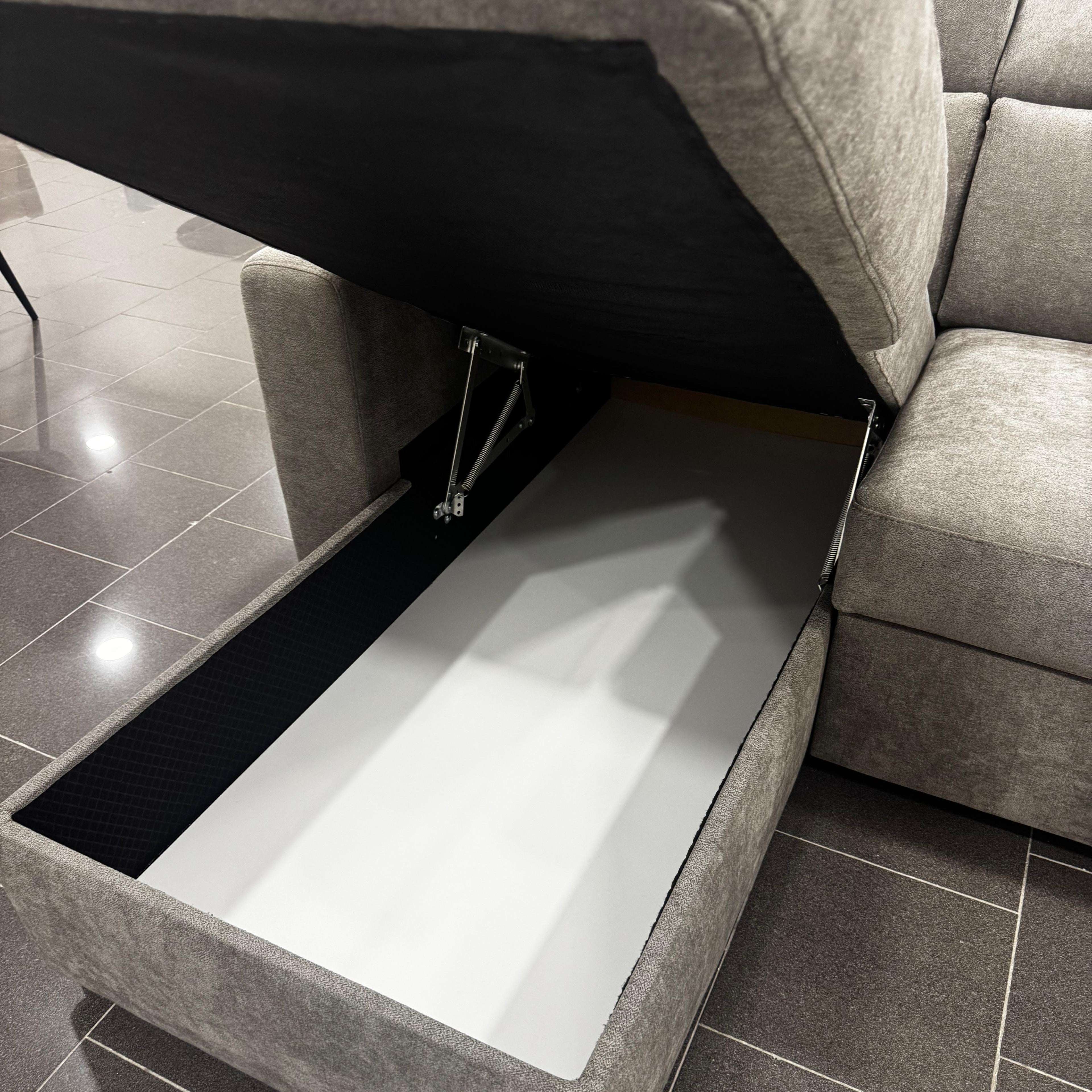 Divano con Penisola a Contenitore Intercambiabile – Made in Italy