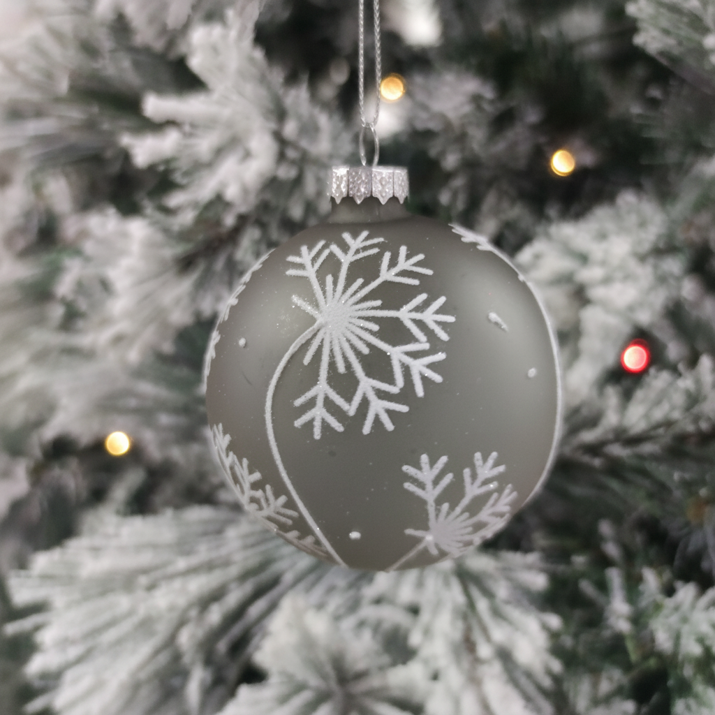 Pallina Vetro Decorata a Mano Natale Grigio Chiaro Ø 8 cm – Ninocco Home