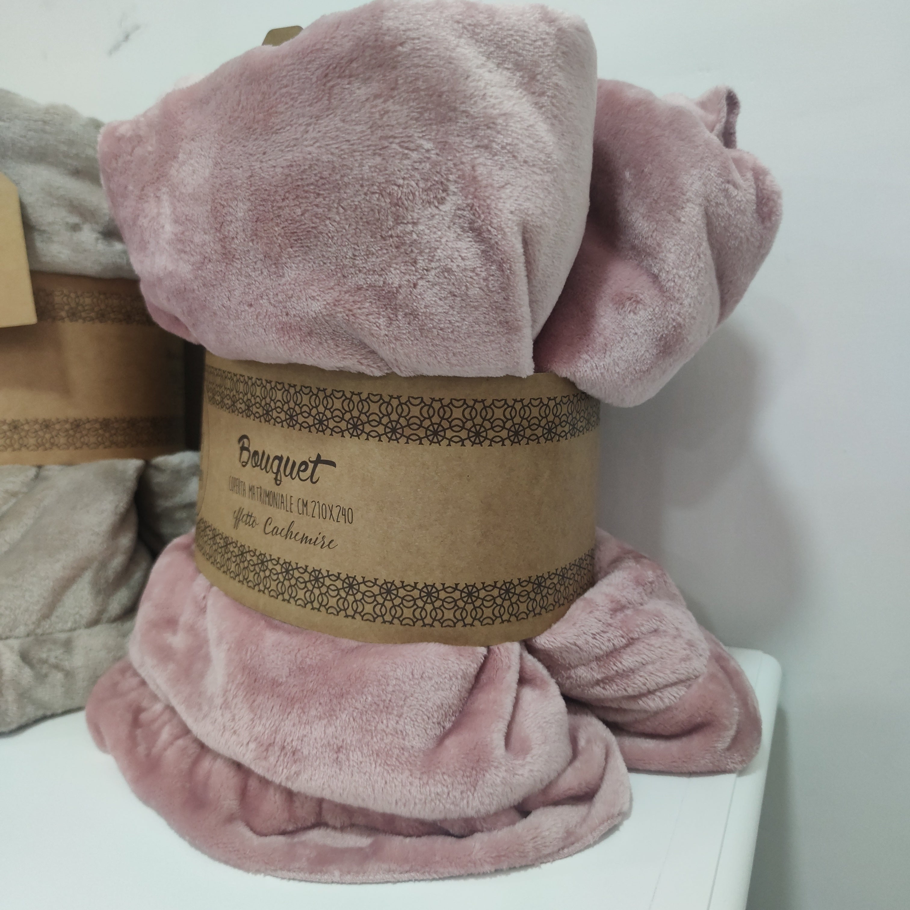 Plaid "Bouquet" Effetto Cachemire – Morbido e Caldo