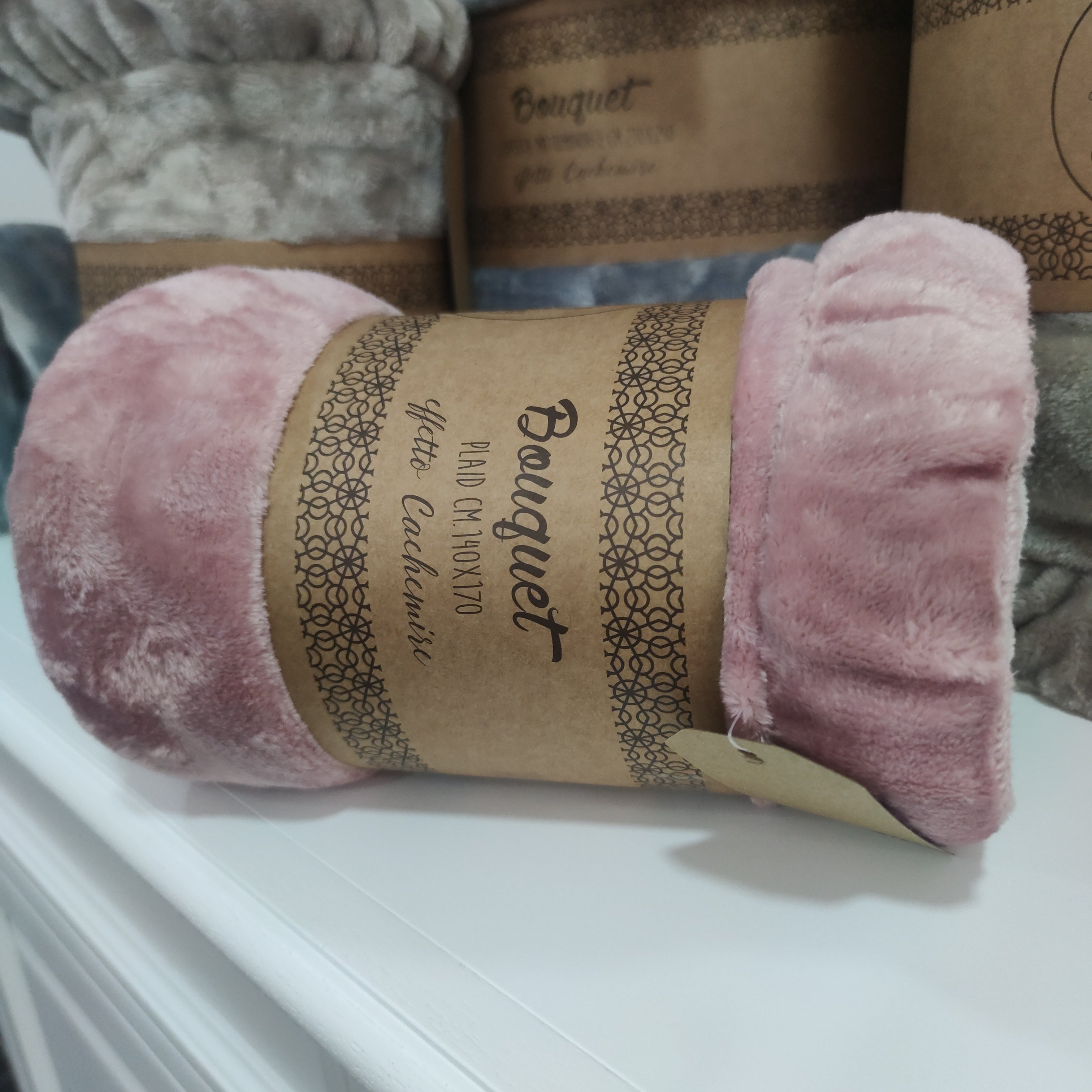 Plaid "Bouquet" Effetto Cachemire – Morbido e Caldo