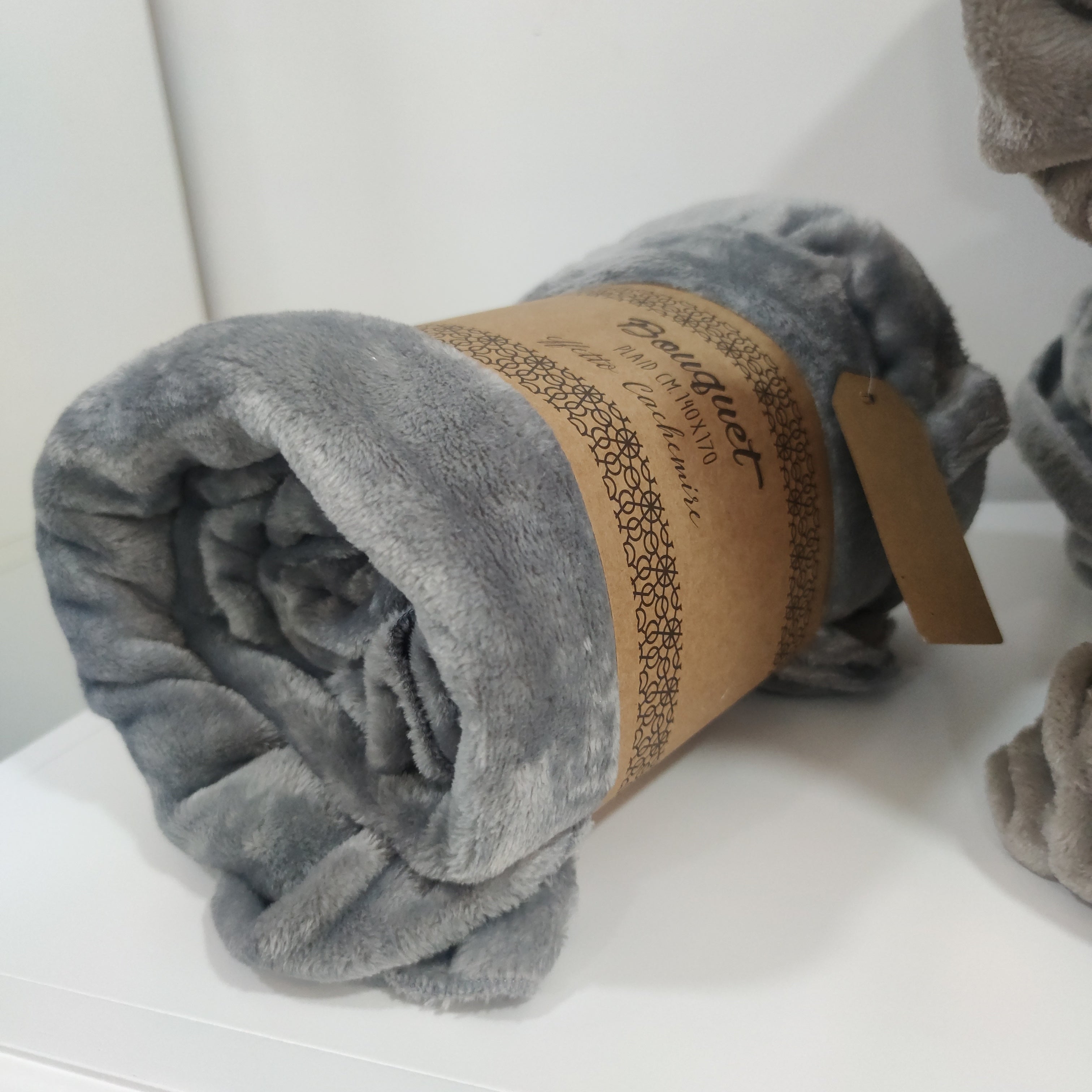 Plaid "Bouquet" Effetto Cachemire – Morbido e Caldo