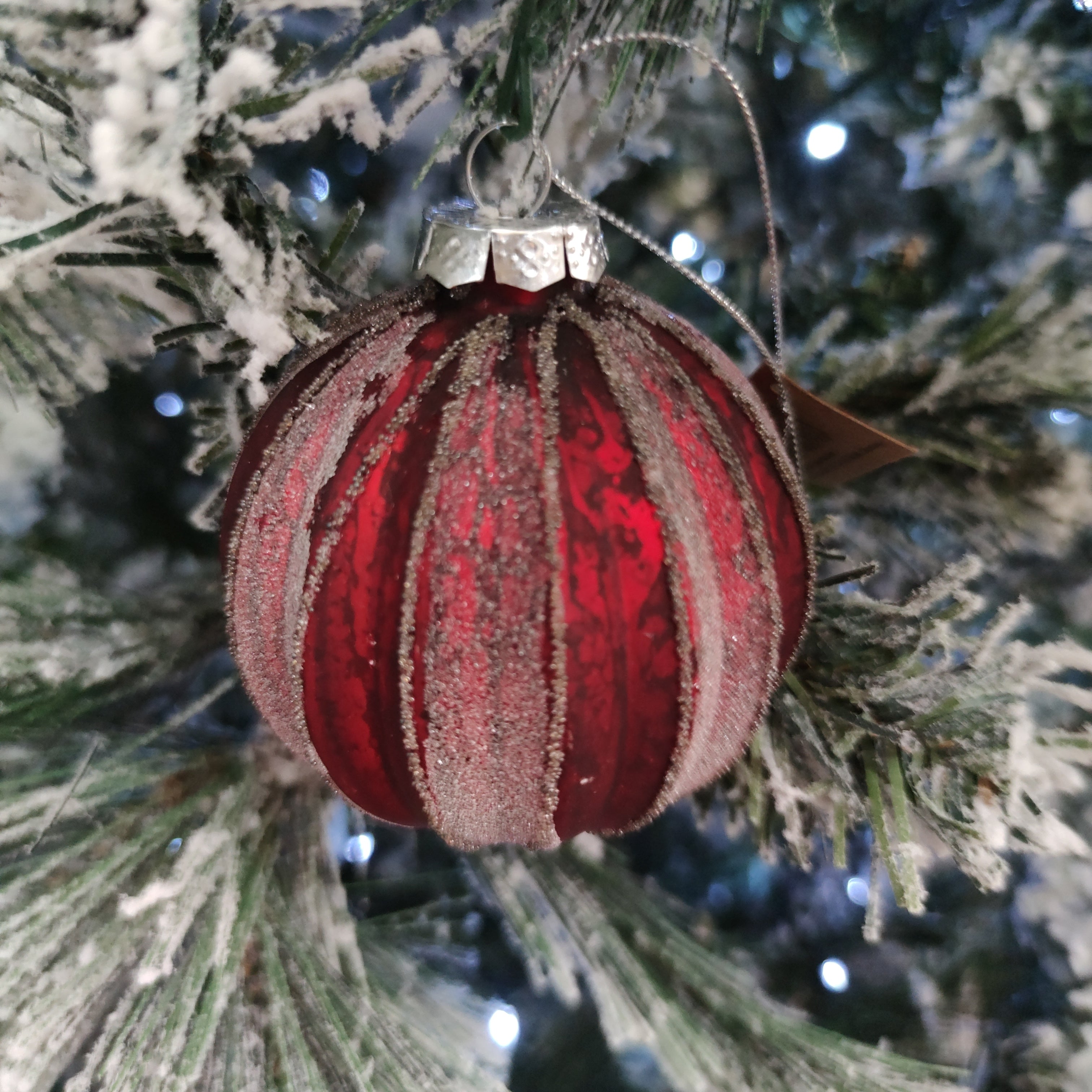 Pallina di vetro decorata a mano stile vintage