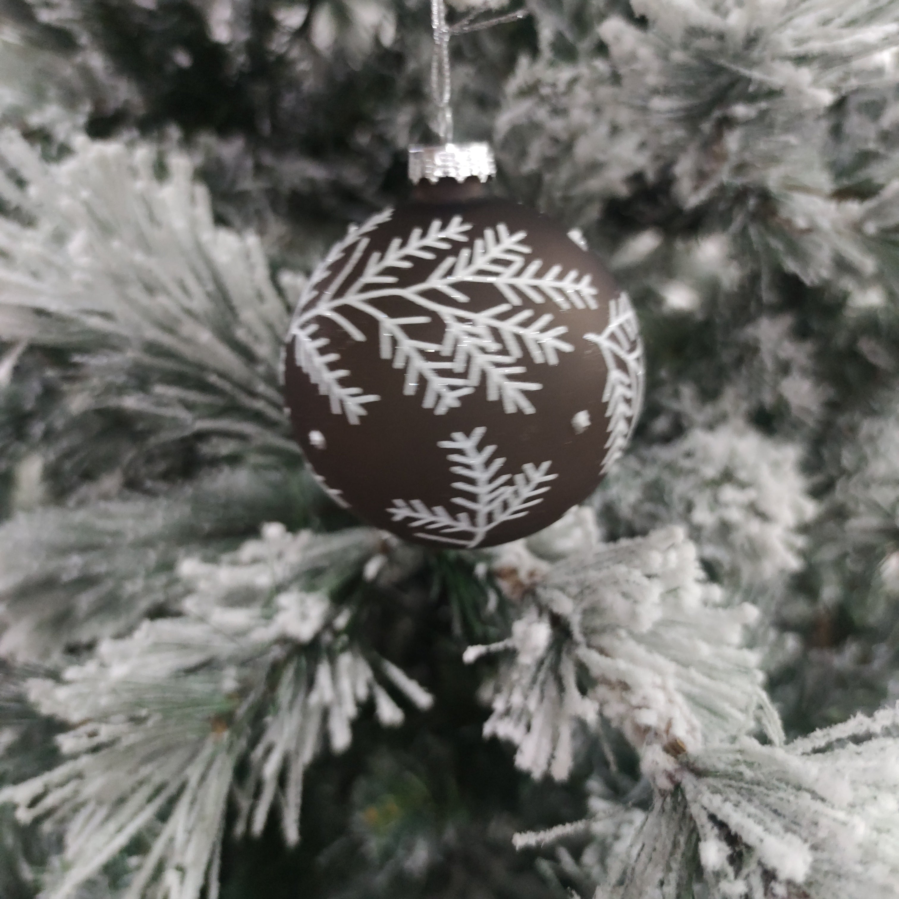 Pallina di vetro decorata a mano