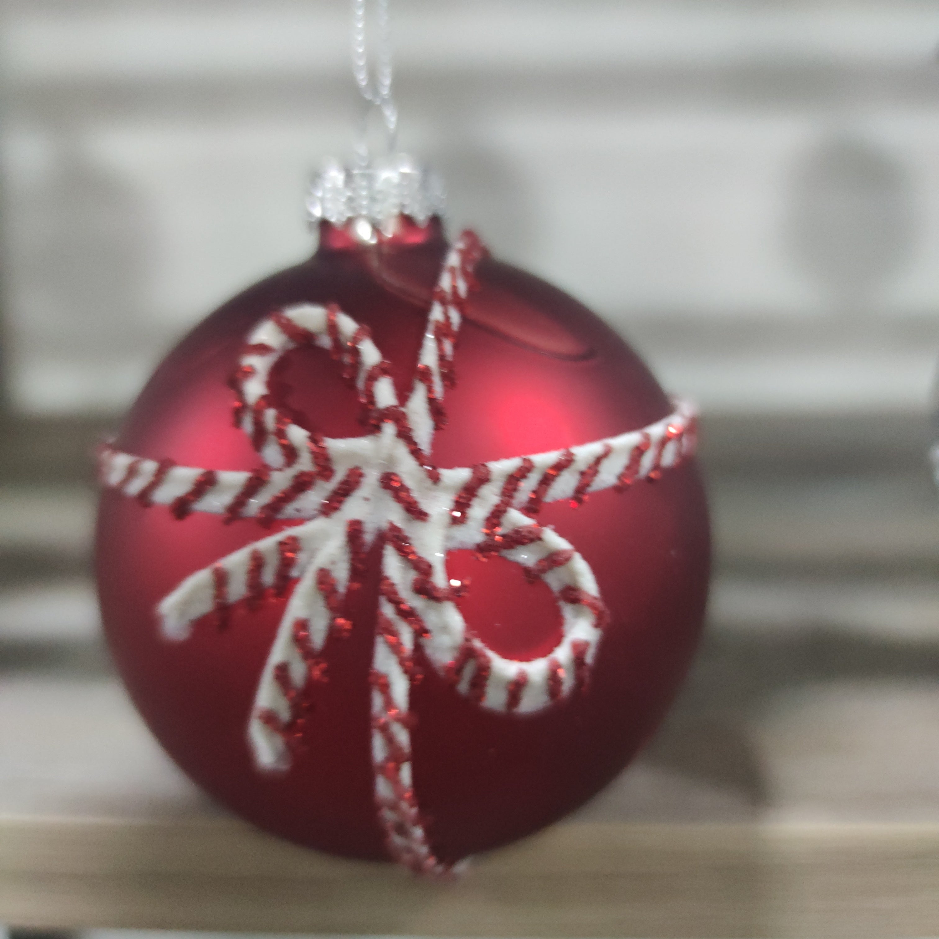 Pallina di vetro decorata a mano stile vintage