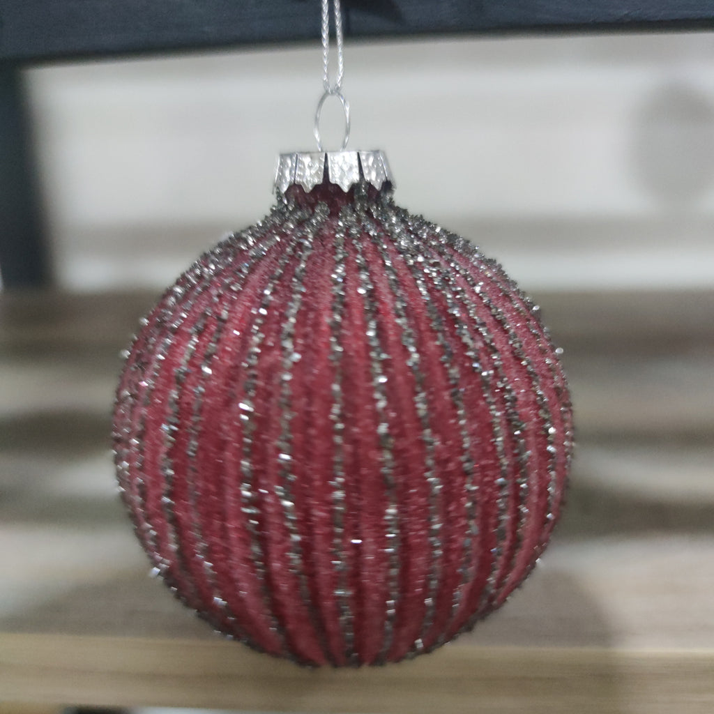 Pallina di vetro decorata a mano stile vintage
