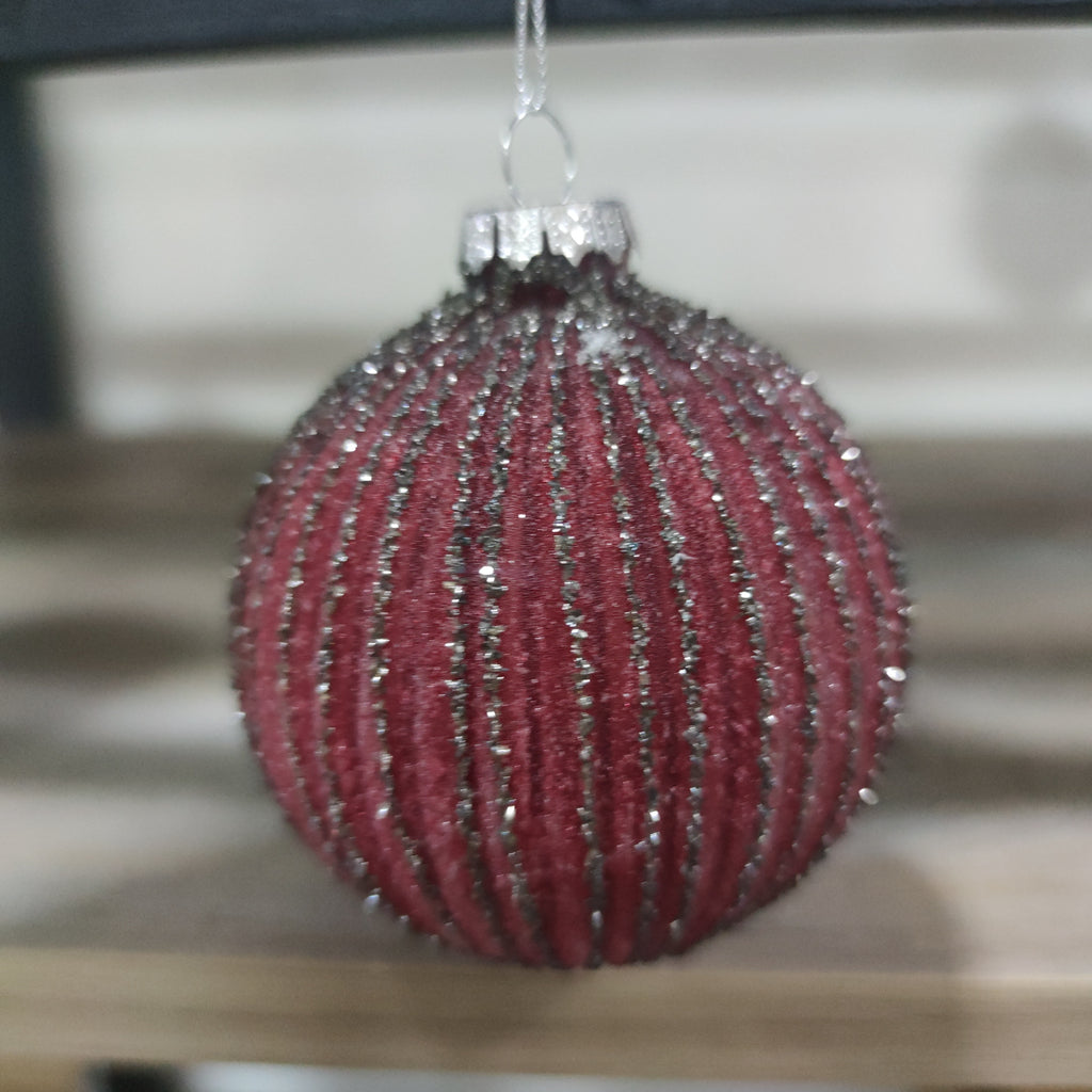 Pallina di vetro decorata a mano stile vintage