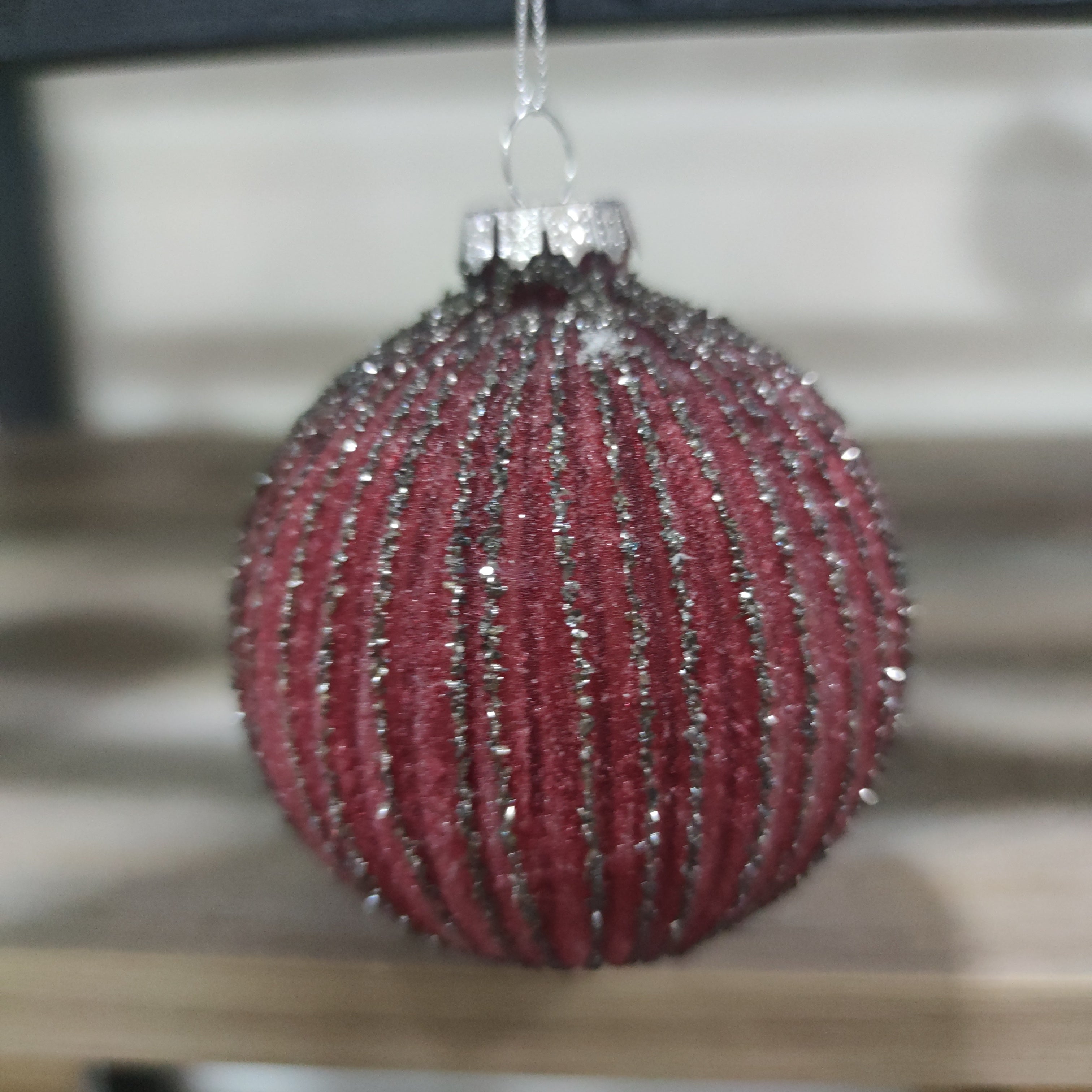 Pallina di vetro decorata a mano stile vintage