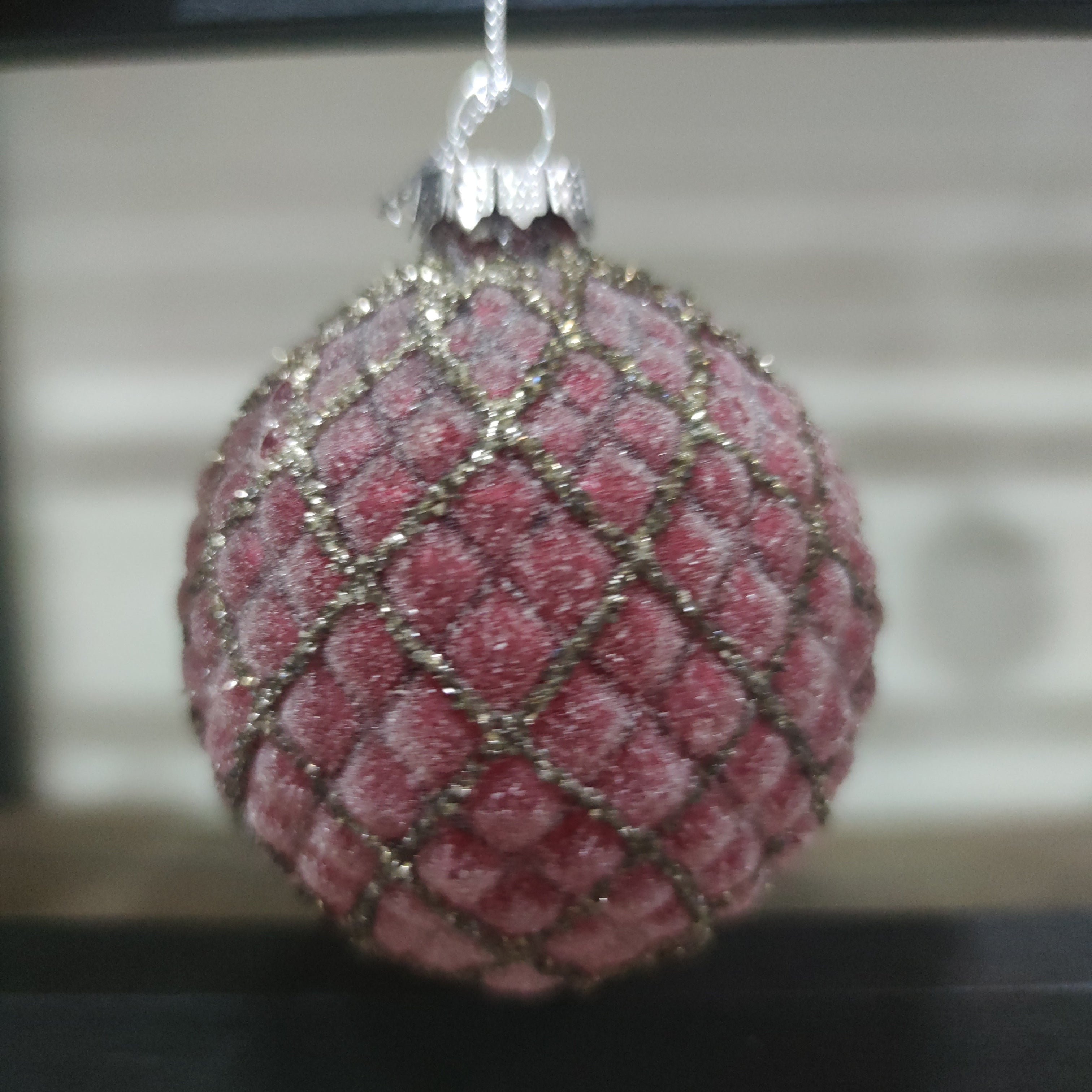 Pallina di vetro decorata a mano stile vintage