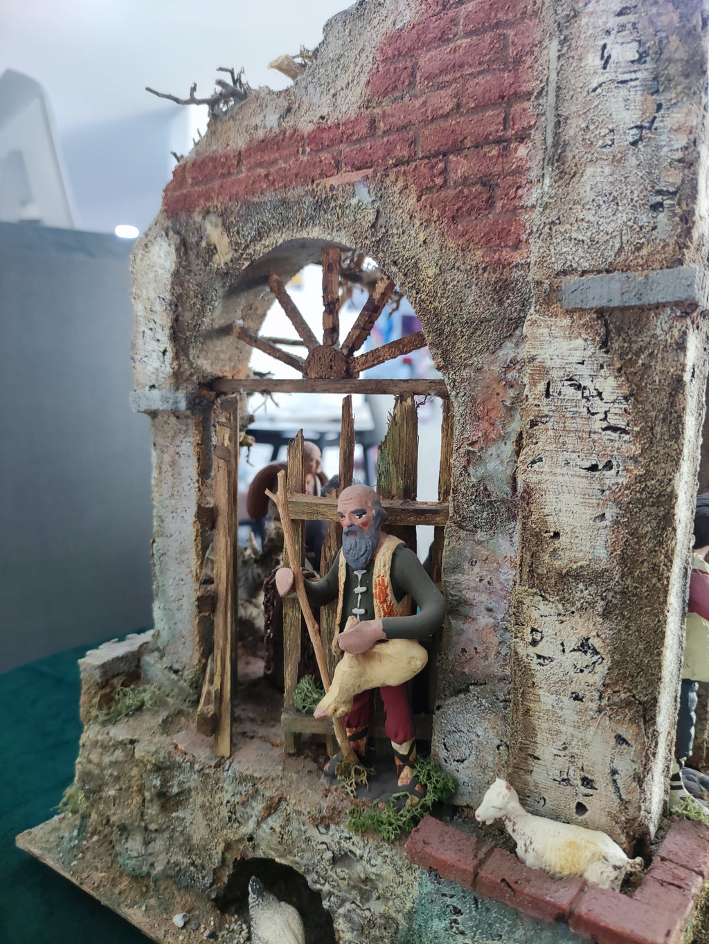 Presepe 360° con pastori in terracotta