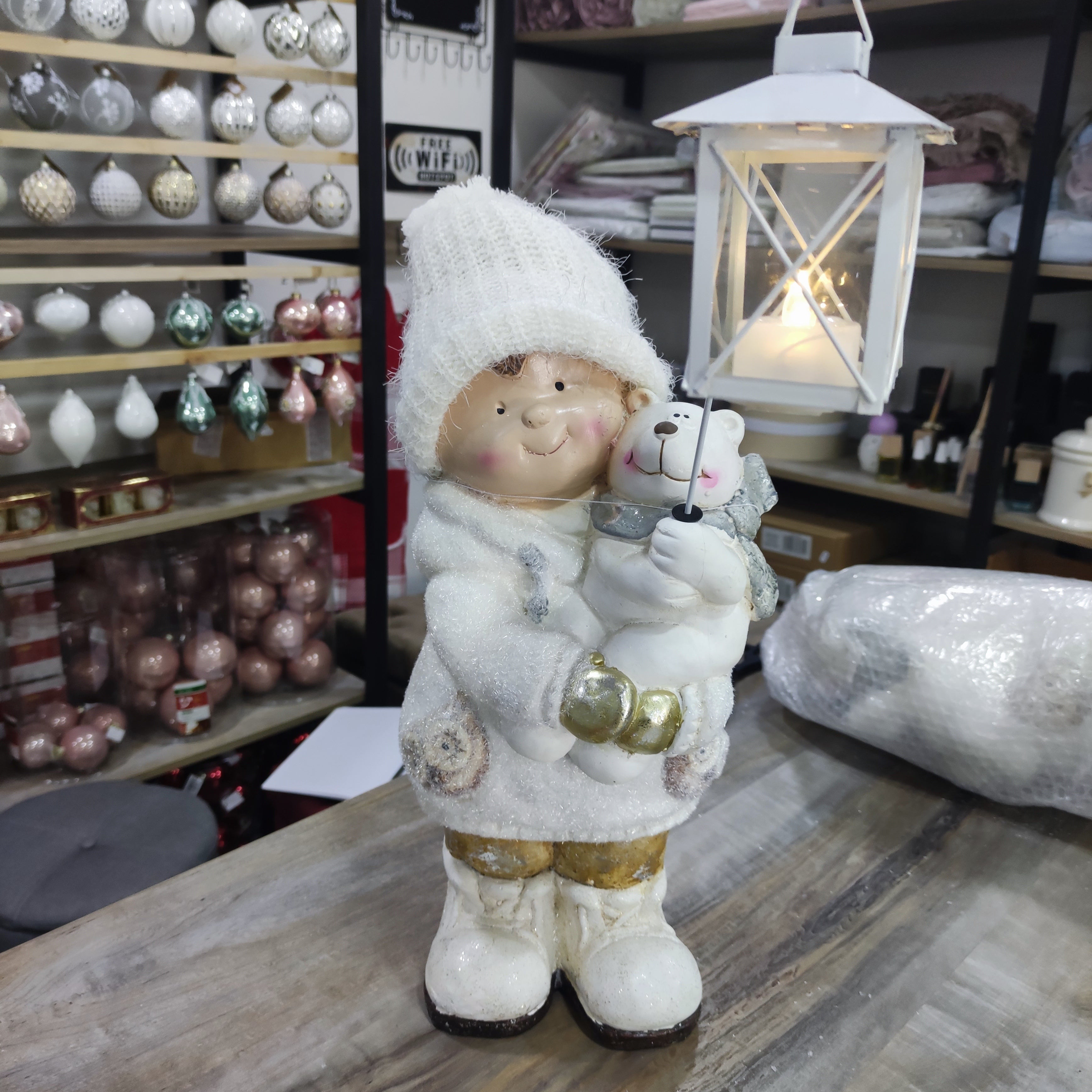 Statuina Natalizia Bimbo/Bimba in Resina con Luci LED – 50 cm