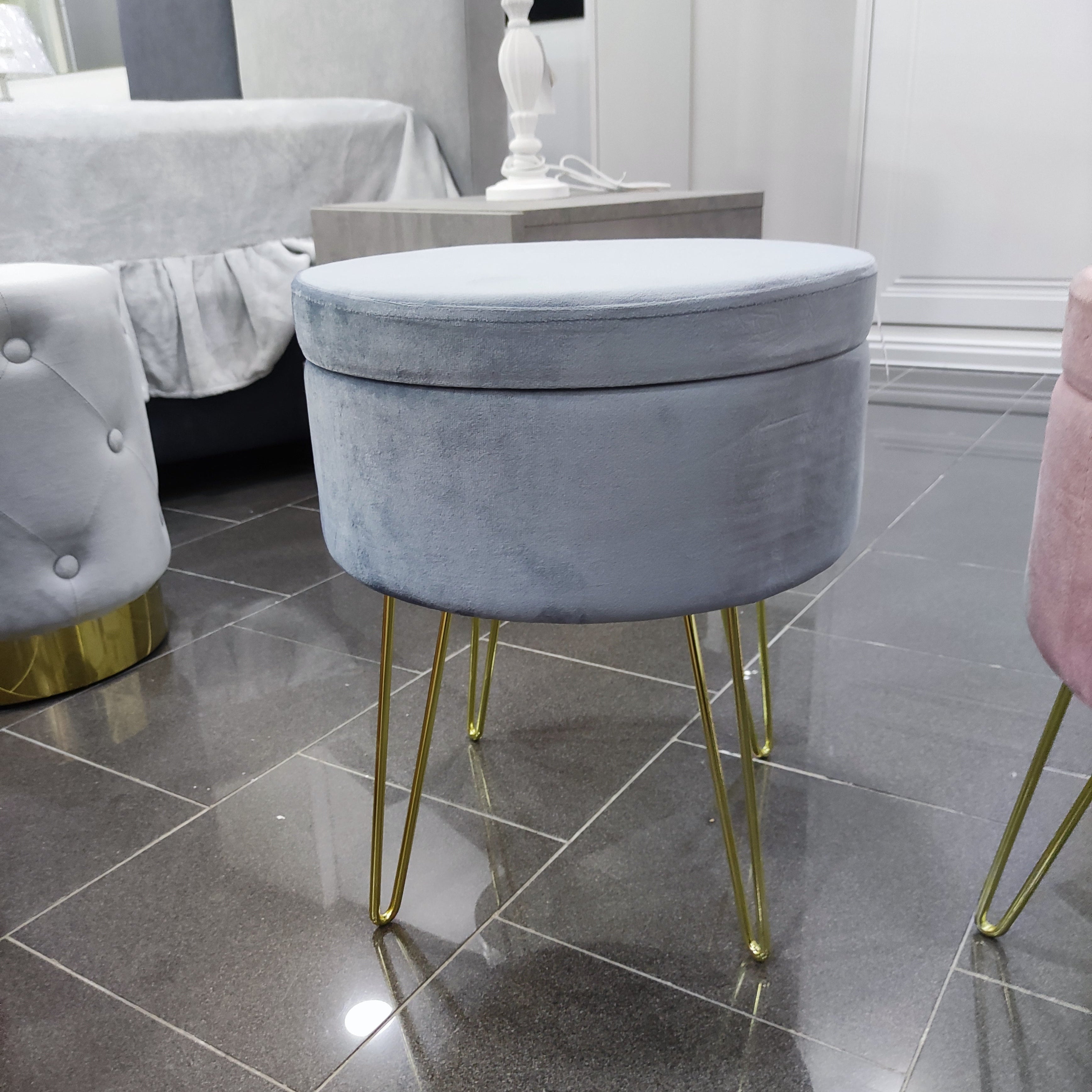 Pouf Contenitore in Velluto con Piedi Dorati